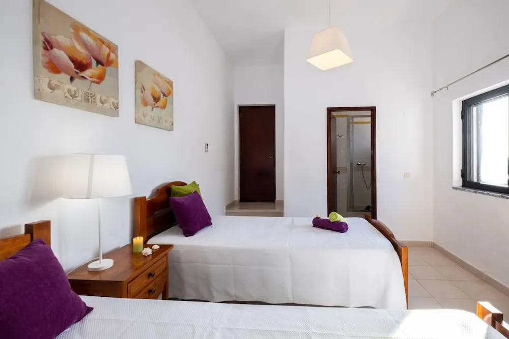 Villa Saint John - com piscina aquecível e vista mar em Albufeira