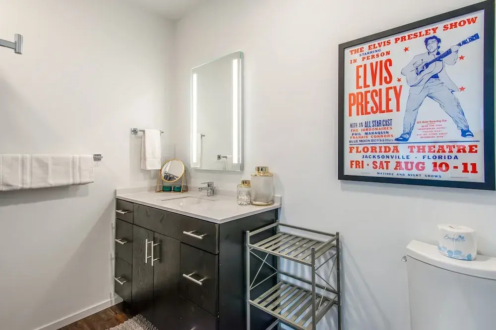 Illume Green Community Penthouse Corner Unit 1 Bedroom Condo