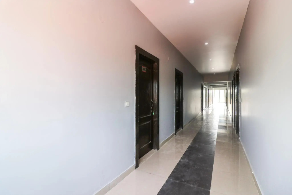 OYO 62042 Niloy Guest House