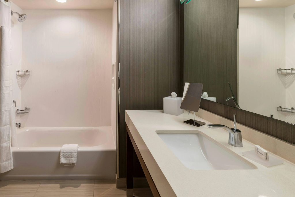 Courtyard by Marriott Tampa Northwest/Veterans Expressway