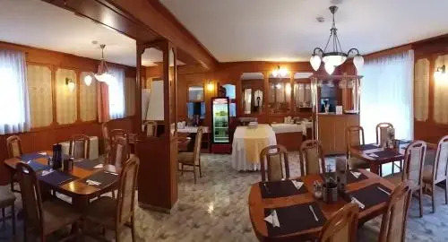 Karádi Hotel