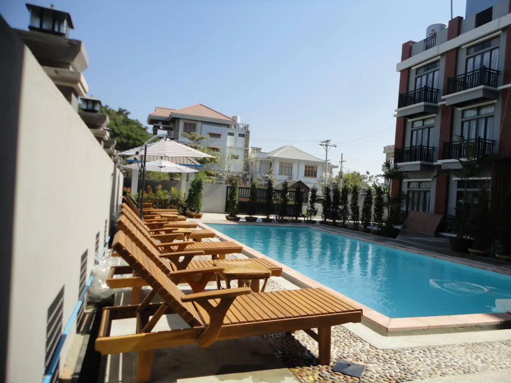 Nan Bwe- The Vibe Hostel