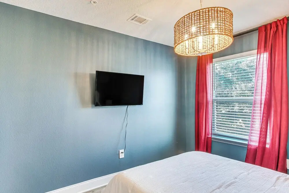 Walk to Biloxi Beach Fun! Chic & Updated Townhome