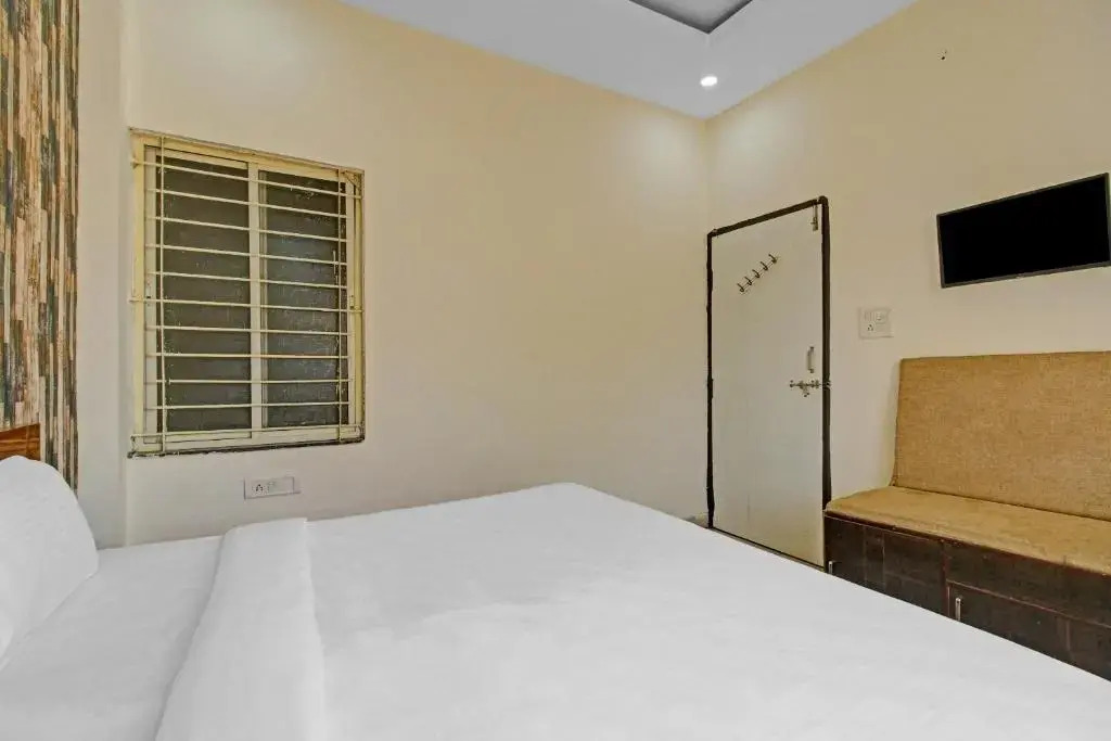 OYO 87057 Hotel Ashiyana Inn