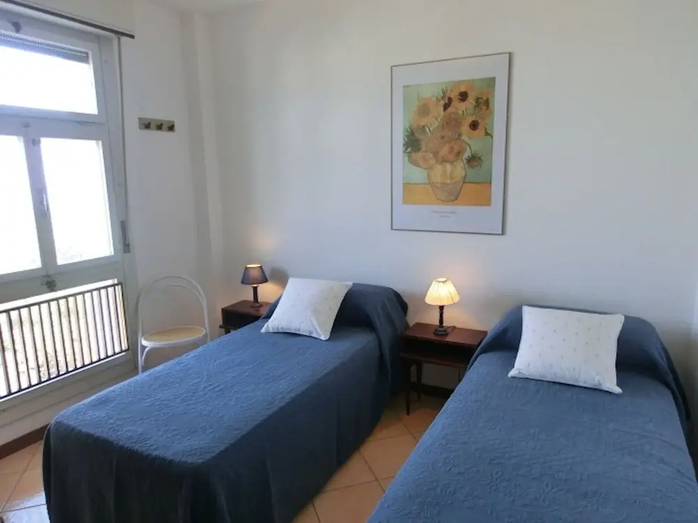 Elegant Renovated Flat on the 11th Floor With Lift and sea View by Beahost