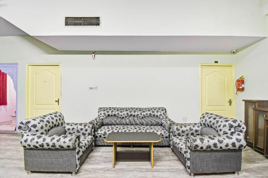 OYO 47164 Madhav Palace