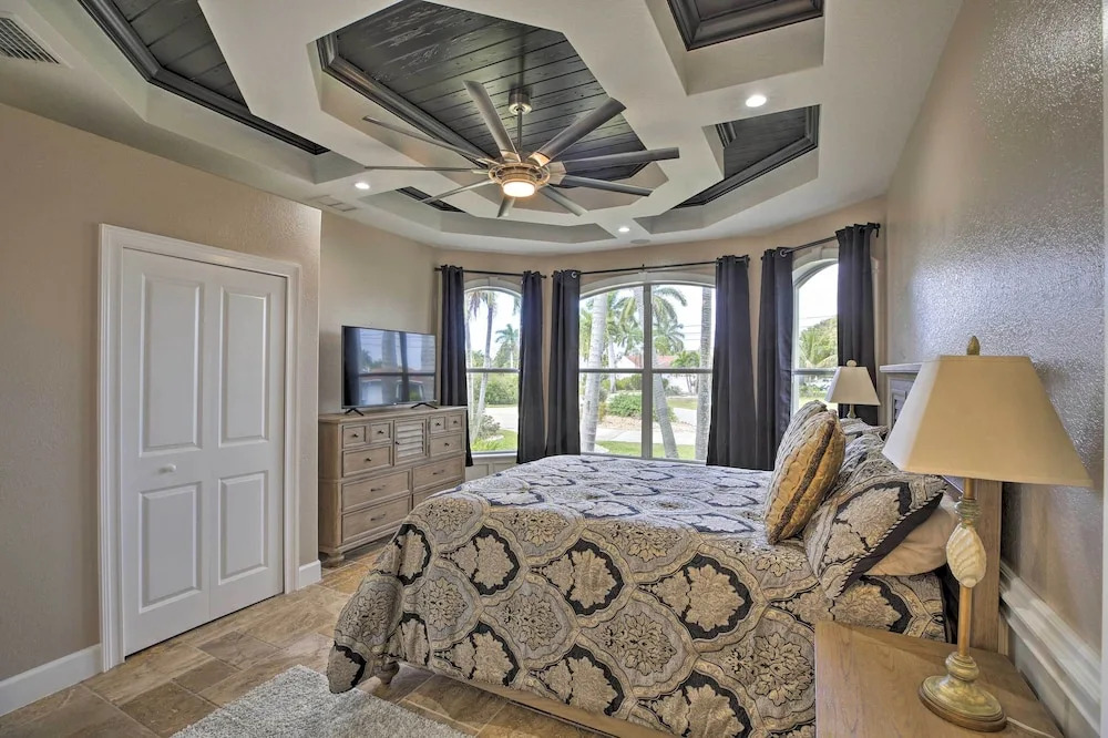 Luxe Cape Coral Escape w/ Boat Dock + Cabana!