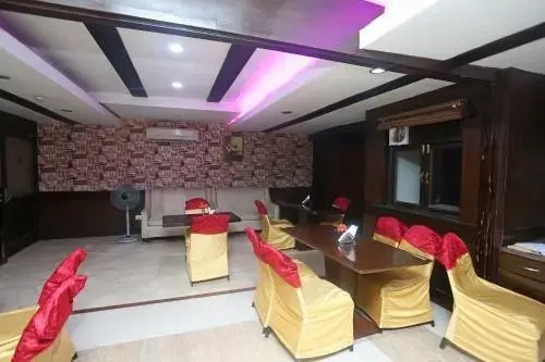 Tandoori Veg Hotel by OYO Rooms
