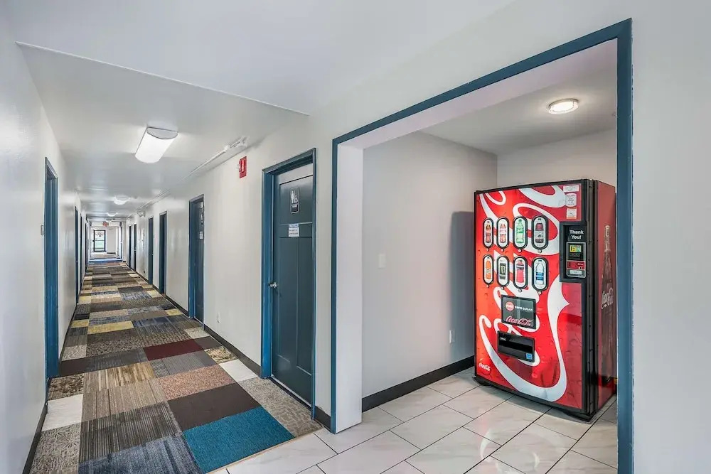 Motel 6 Peoria - East