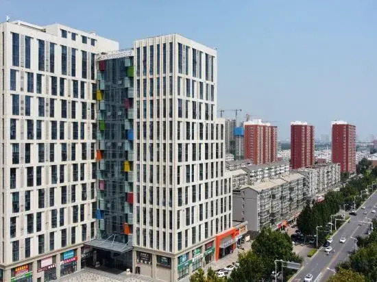 Ye Yuchen E-sports Movie Hotel (Xueyuan Road Muxili Shopping Park)
