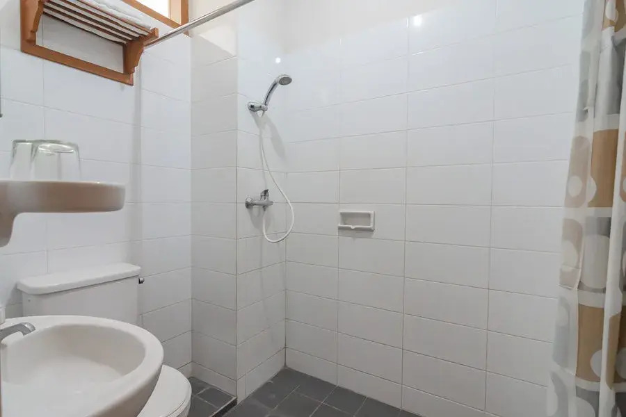 Hotel Yehezkiel Surapati Mitra RedDoorz