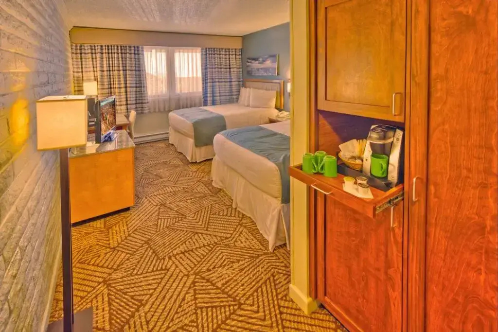 Thunderbird Lodge