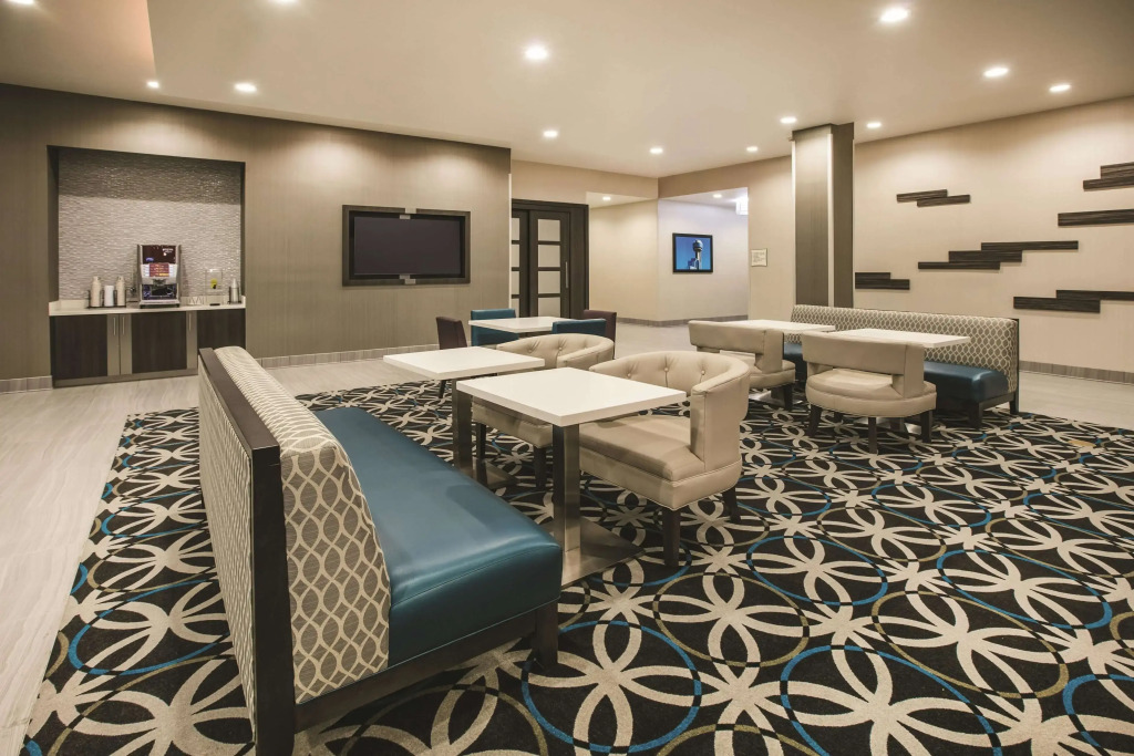 La Quinta Inn & Suites by Wyndham Dallas/Fairpark