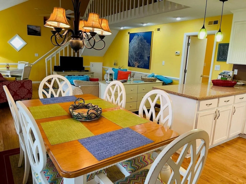Beach Bells 4 Bedroom Home by RedAwning