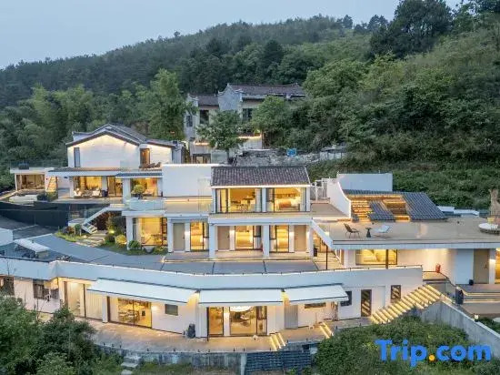 Yunmanli · Elegant Mountain Panorama | Zen Guesthouse (Terrace, Upper Jiuhua Mountain)