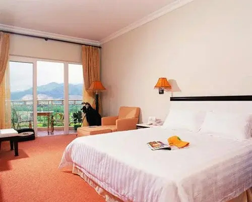 Huizhou Tangquan Golf Club - 4 Nights, Guangdong Province, China
