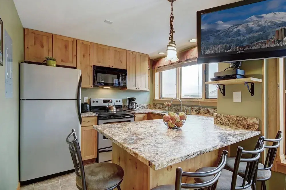 Ge At Breckenridge Peak 9 Inn, Liftside 403 Studio Bedroom Condo by RedAwning