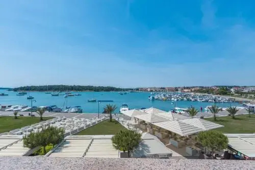Apartments Riva Medulin