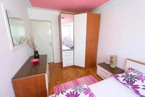 Apartment Adi