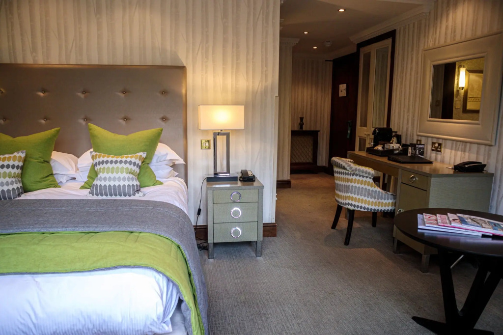 Langshott Manor - Luxury Hotel Gatwick