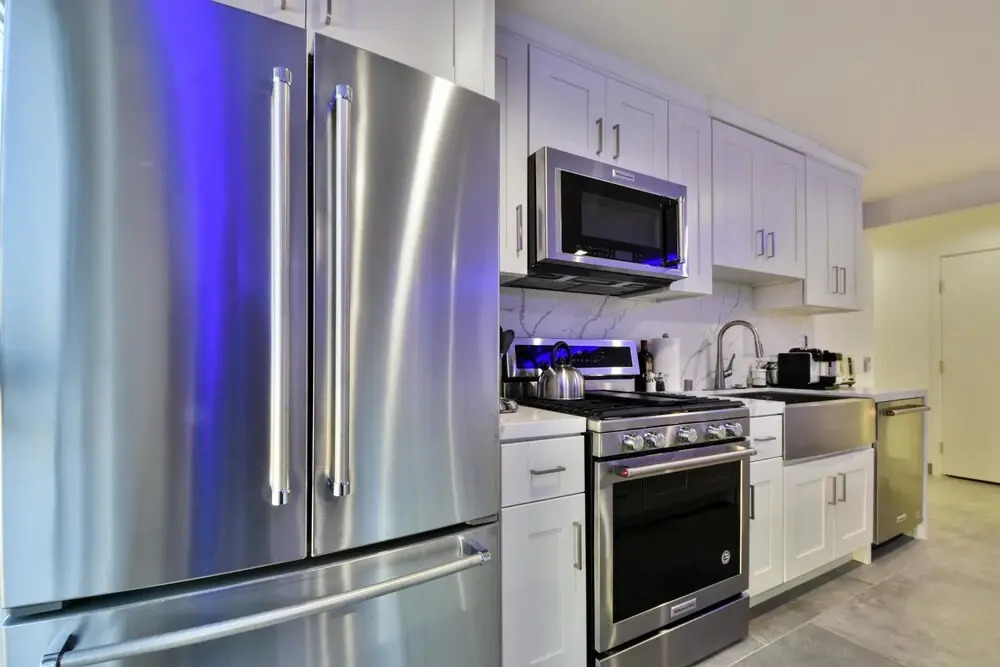 1244#7 Remodeled Luxury Condo With Stunning Views of Beach & Bay
