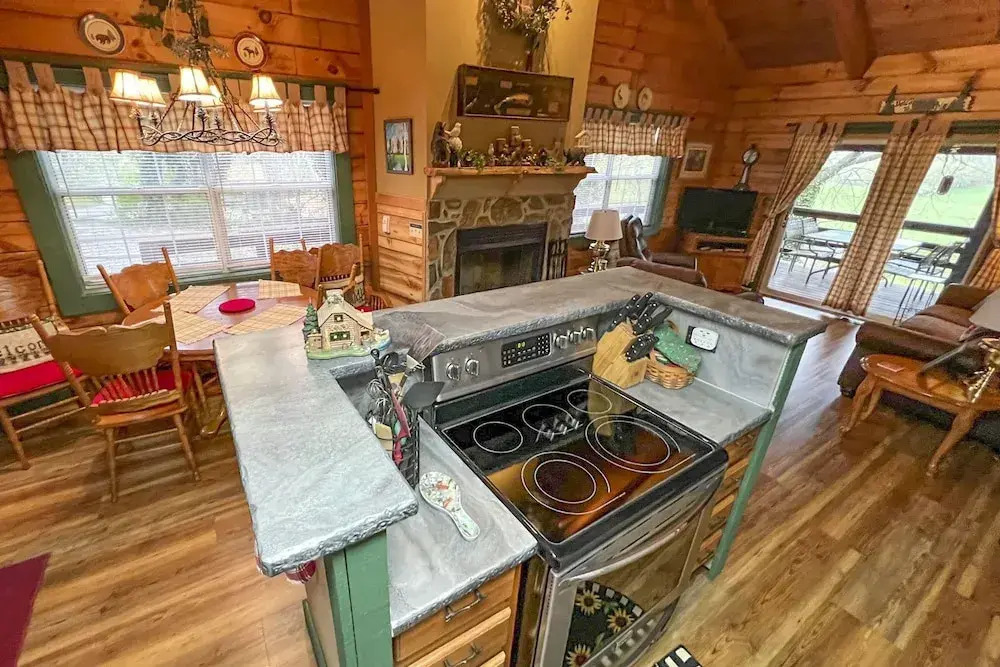 Serene Cabin in the Smokies w/ 2 Decks & Hot Tub!