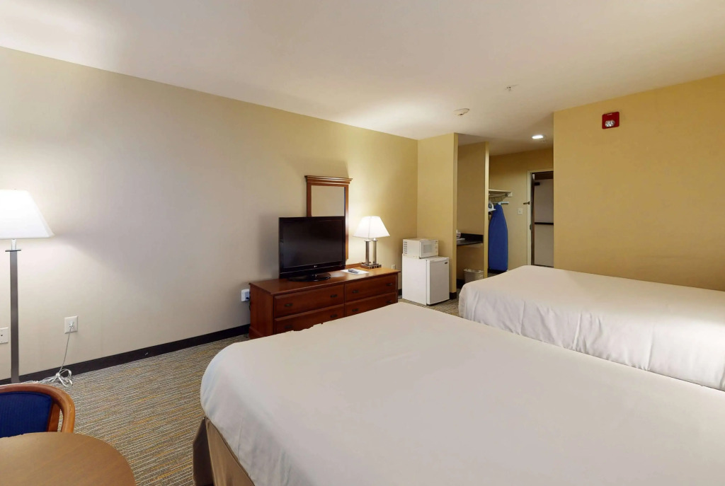 Ramada by Wyndham Strasburg - Shenandoah Valley
