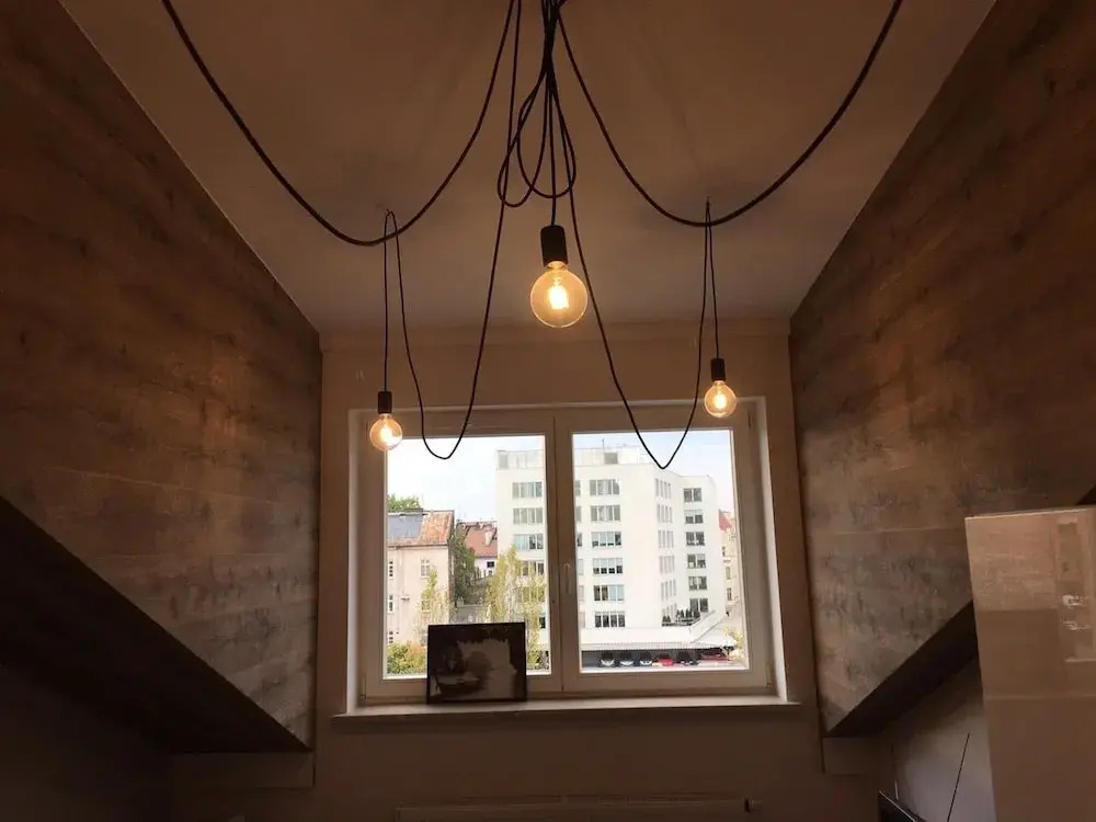 Penguin Rooms - Train Station
