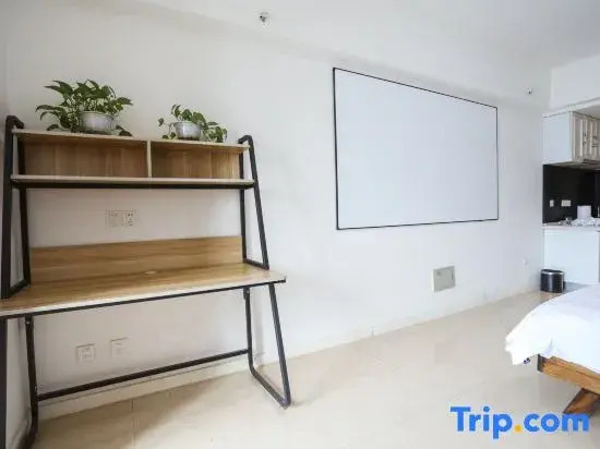 Pingdingshan Atour Hotel