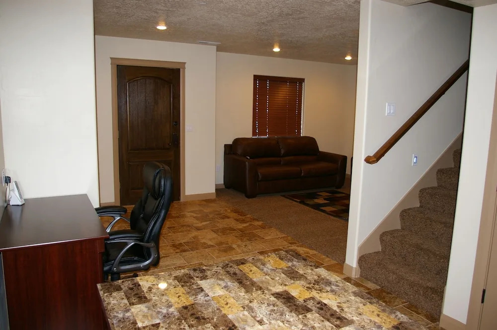 Duchesne Suites