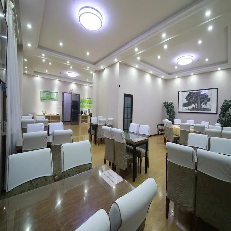 Starway Hotel Zhangye Runquan Lake
