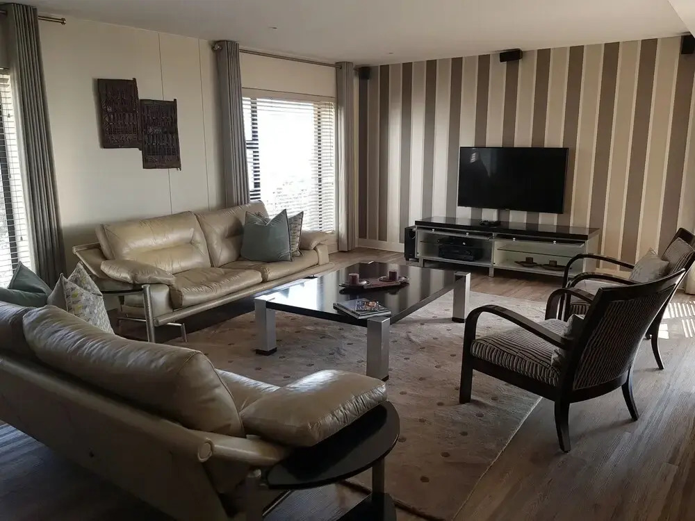 Weom Apartments