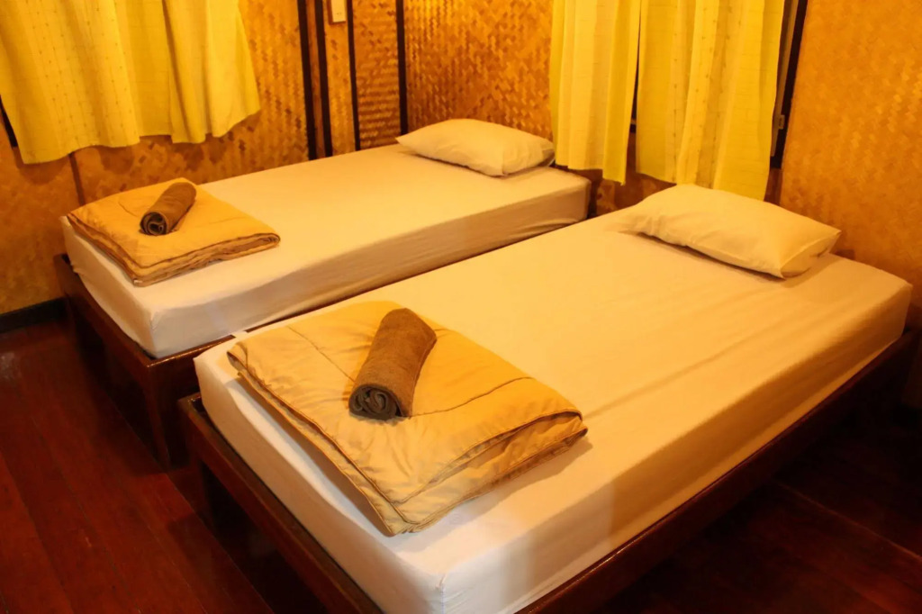 Baansuan Lychee Maeklong Resort Ampawa