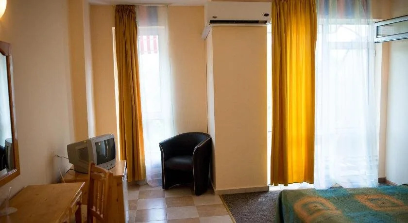 Golden Horn Hotel