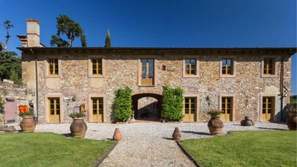 Elegant Tuscan Village Luxury Residence up to 24 Guests-borgo Bernardo