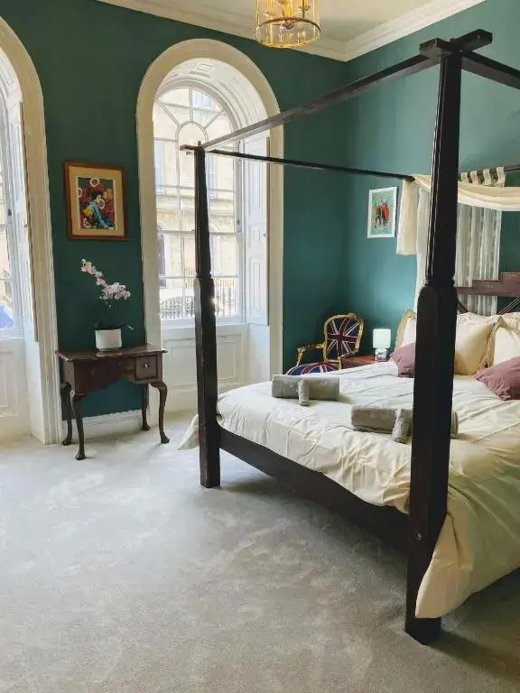 Grade 1 Maisonette, 2 Bedrooms, Very Central