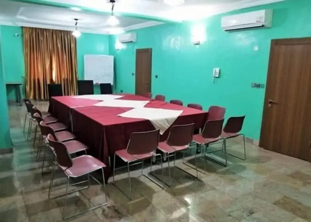 Nandas Hotel