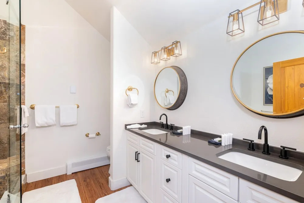 Bear Creek Lodge 406 4 Bedroom Condo by Alpine Lodging Telluride