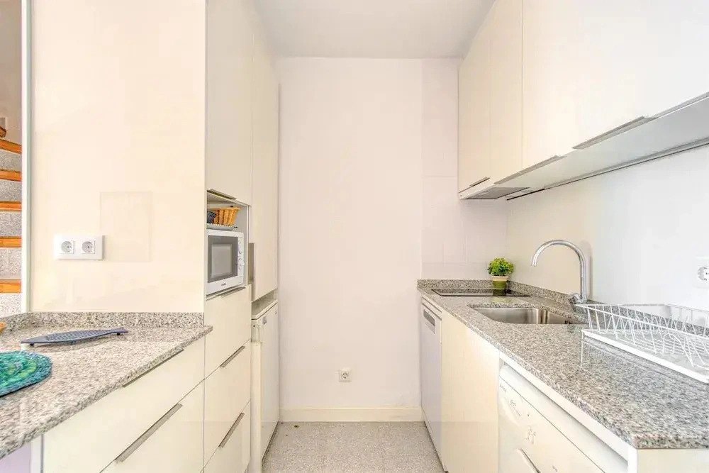 Townhouse in Roses Near Platja de Canyelles