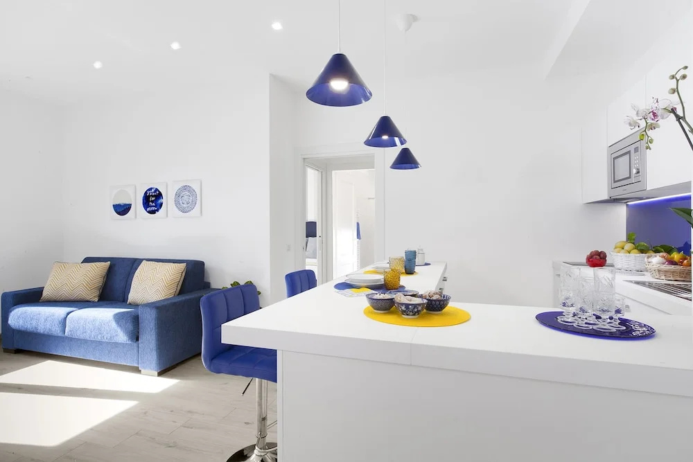 Sara Home 1