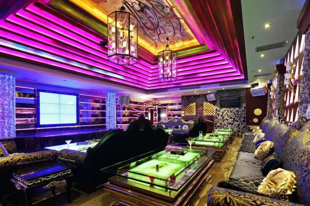 Vienna Hotel(Chongqing West Railway Station Southwest Hospital Branch)