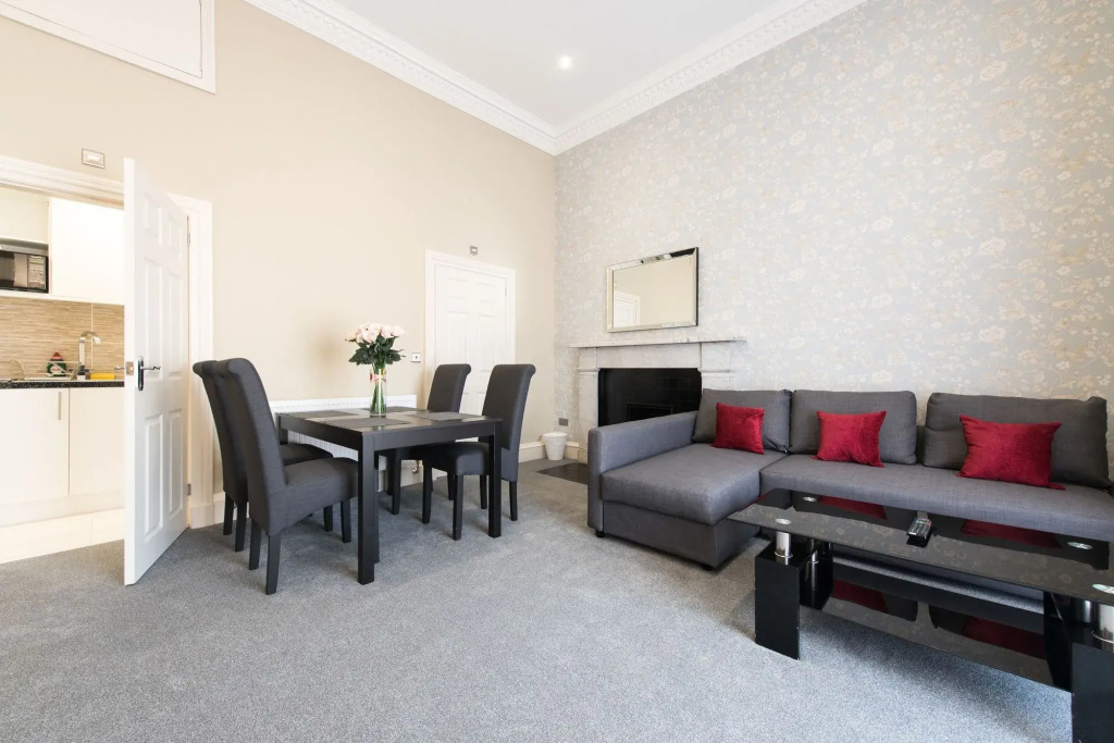 Royal Princes Suites