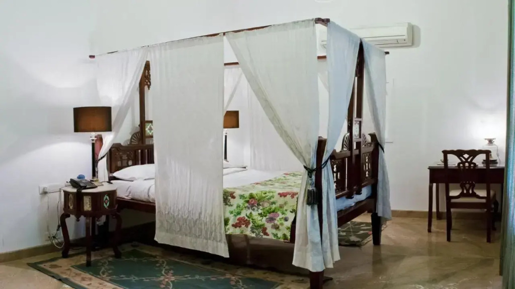 Neemrana'S - Deo Bagh