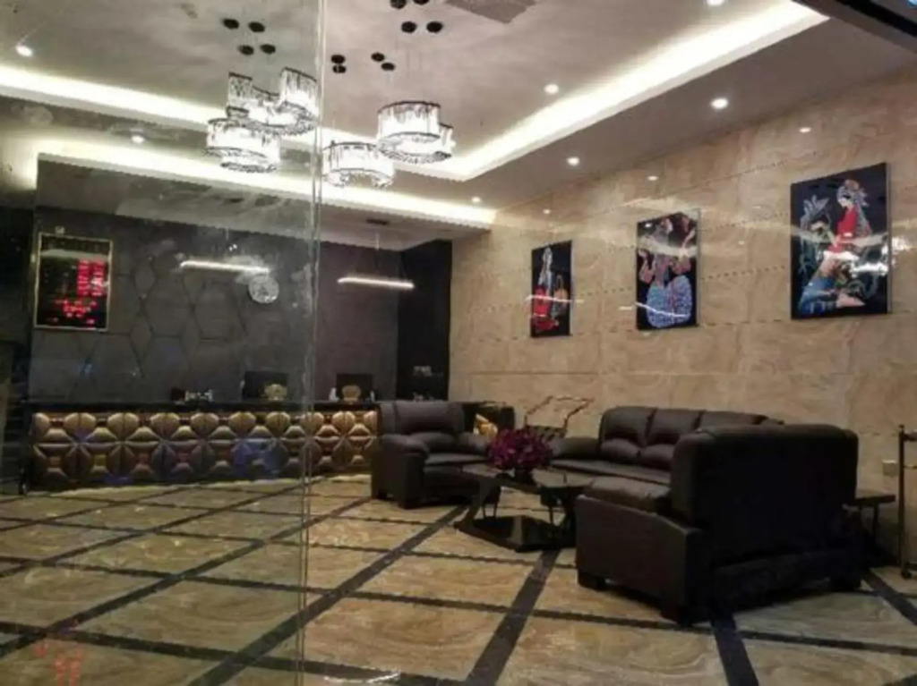 Black Prince Art Hotel (Luzhou Longmatan District Government Store)