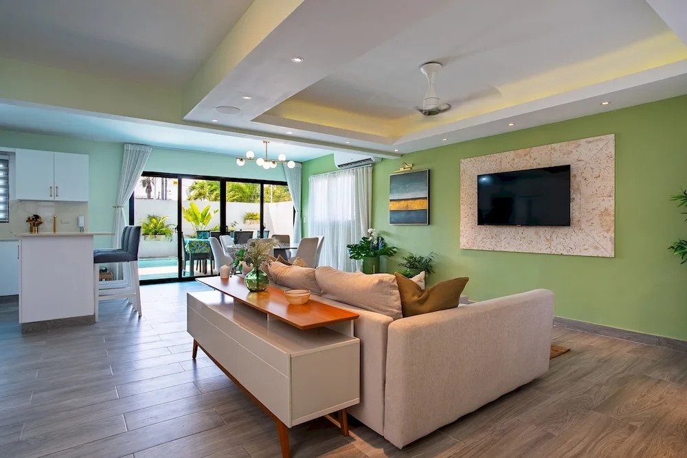 Harmony Villa - Private Pool BBQ Near Downtown