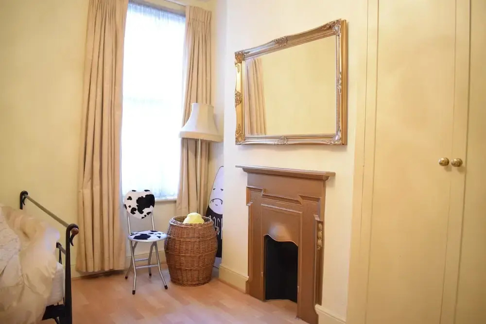 2 Bedroom In Shepherds Bush