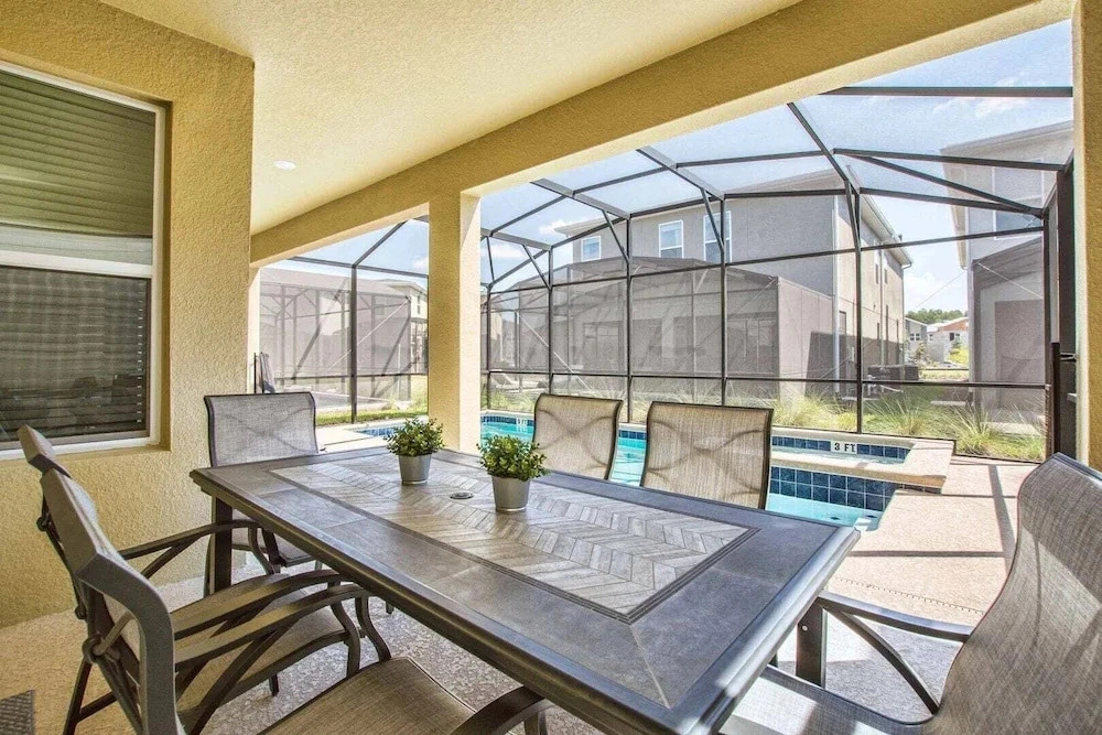 Home Away From Home! 6br, 5.5 BA