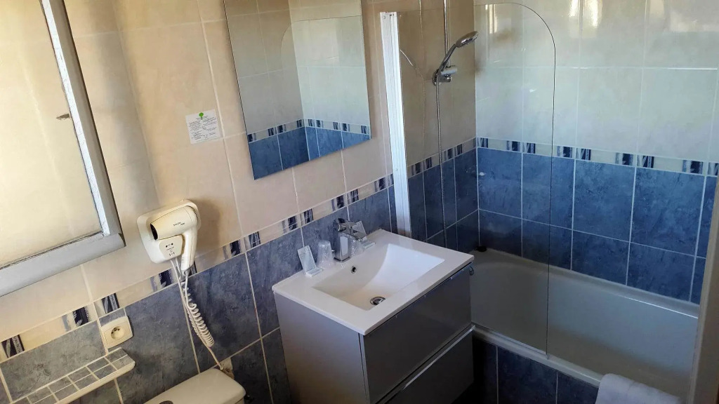 Hotel Les Palmiers En Camargue