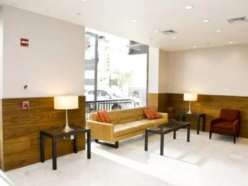 Metro Apartments