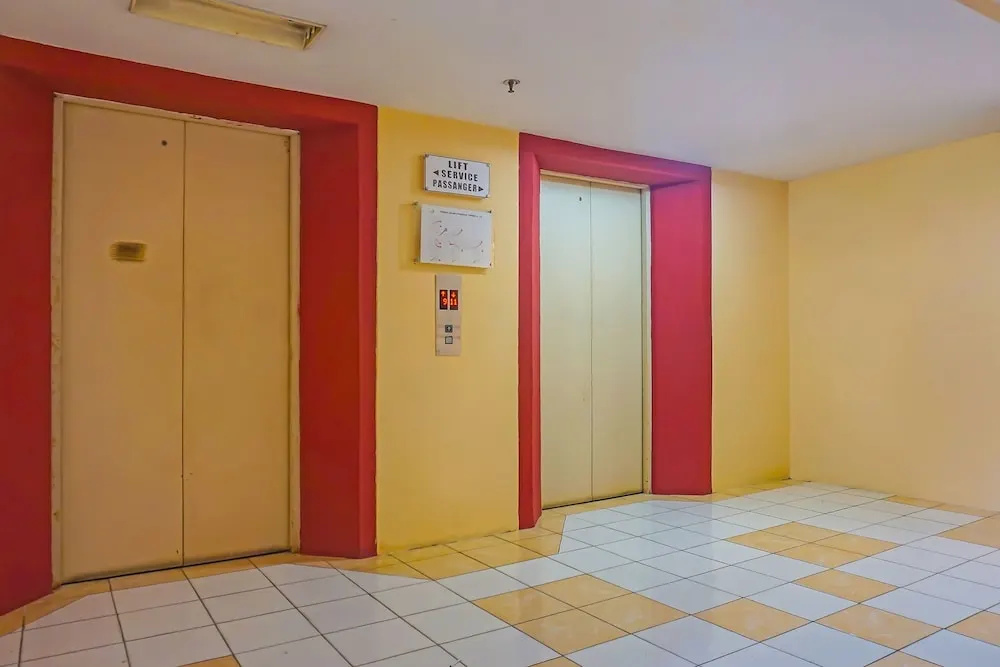 OYO 92292 Nadjla Property Cibubur Village